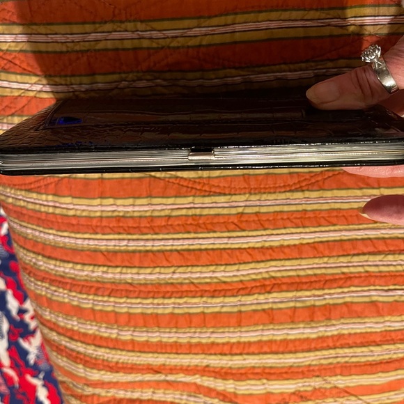 Ladies New  Large Crock Like Wallet - Picture 6 of 6